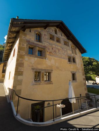 Vaas_Maison_des_Cornalin_Outside4.jpg