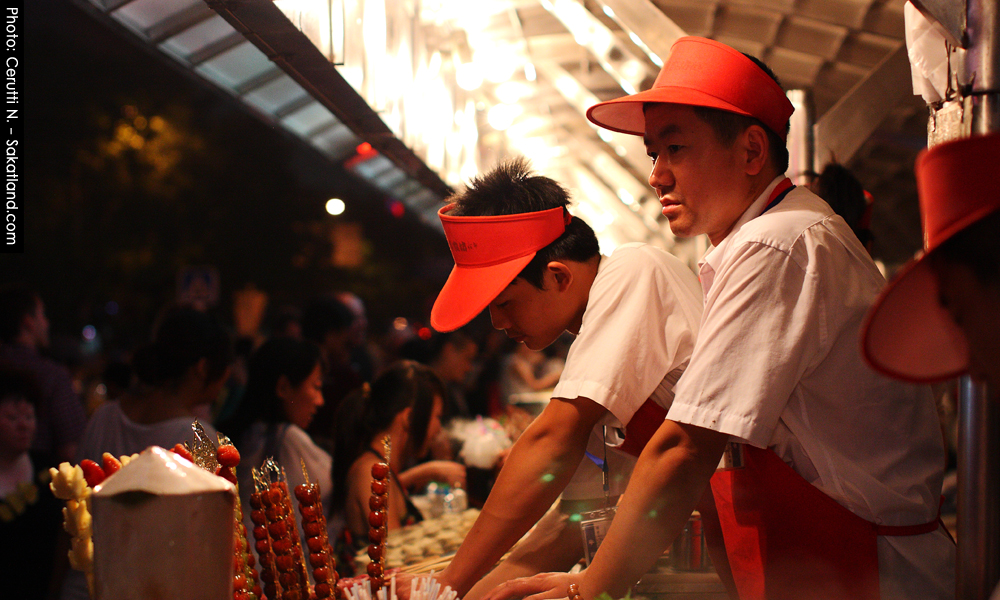 Donghuamen_Seller1.jpg