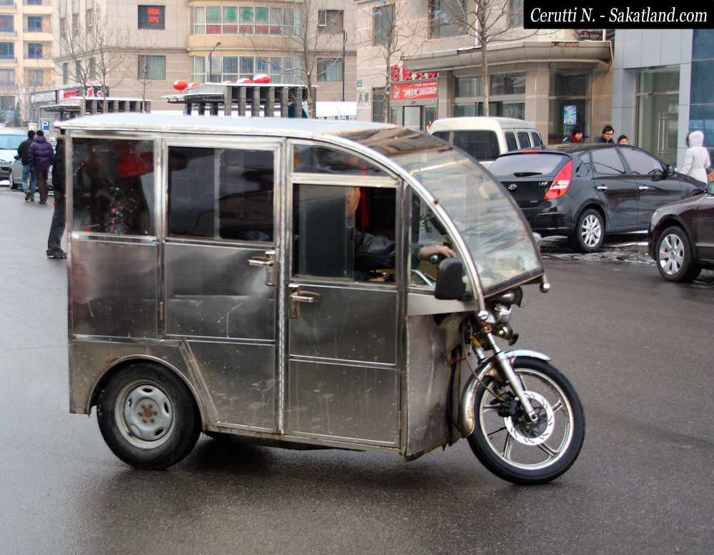 Snow_Awesometaxi.jpg