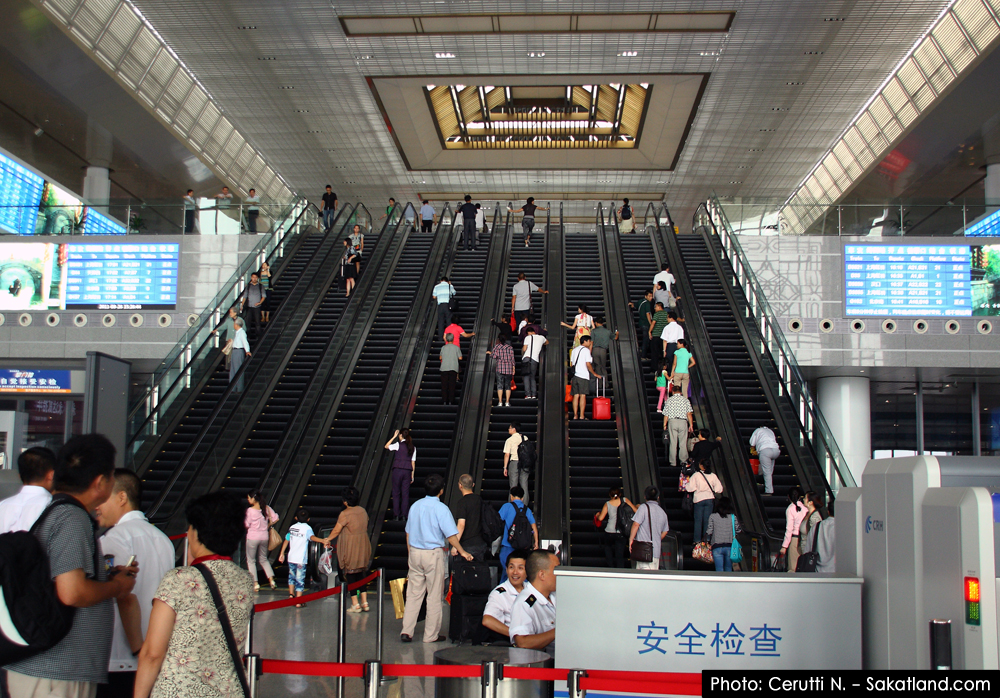Nanjing_Escalator1.jpg