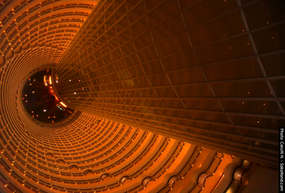 Shanghai_Jinbao-tower-center3.jpg