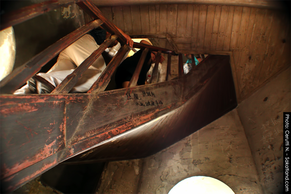 Jinshansi_Cishou-Stairs.jpg