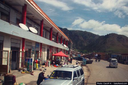 Xiahe_Bus-village.jpg