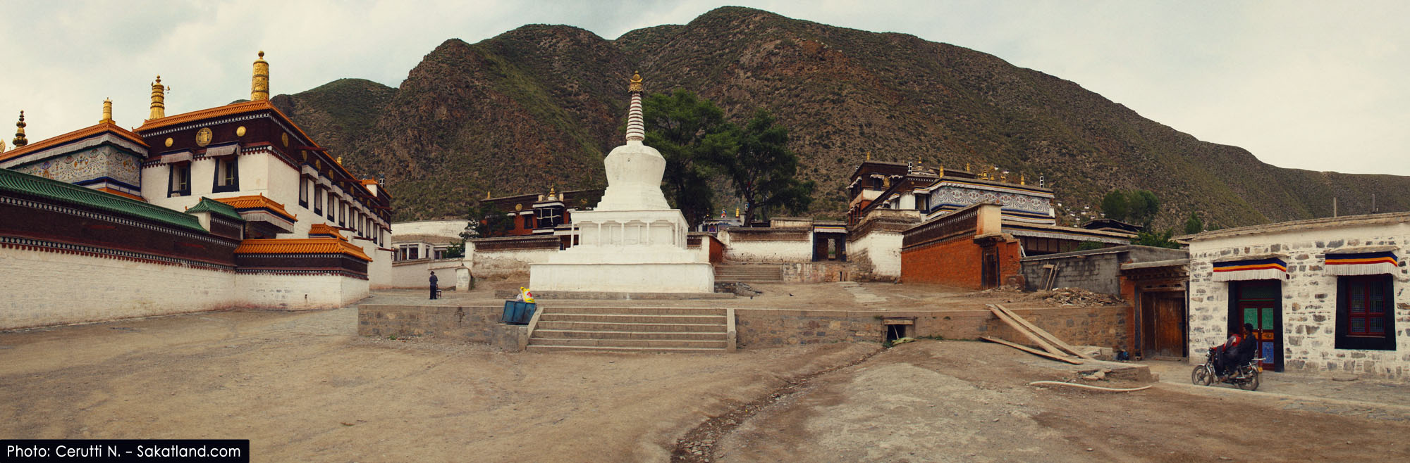 Xiahe_Labrang-Pano1.jpg
