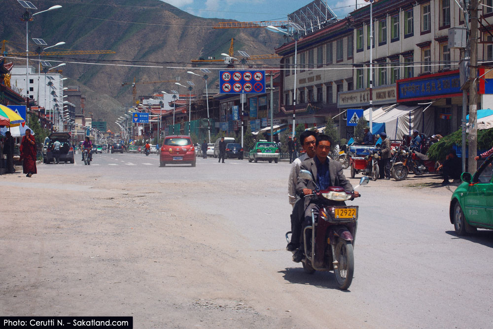 Xiahe_Street1.jpg