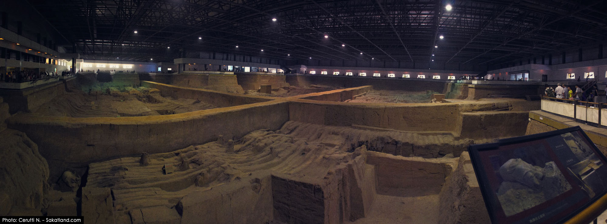Xian-Bingmayong-Pano1.jpg