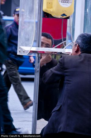 Daily-Beijing_On-the-phone.jpg