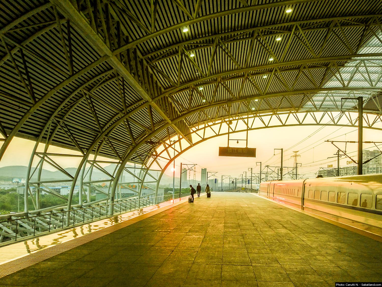 Zhenjiang_Station1.jpg