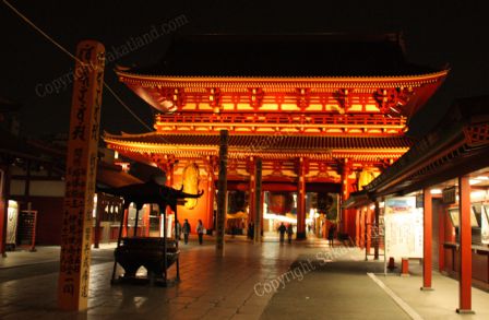 Asakusa_Temple3.jpg