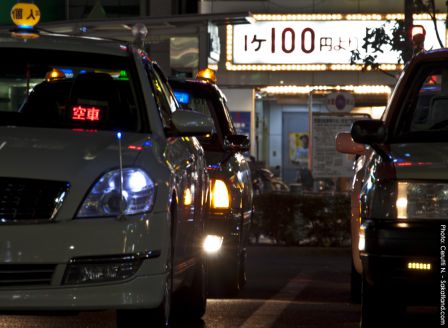Nishikasai_by_night_Taxi1.JPG