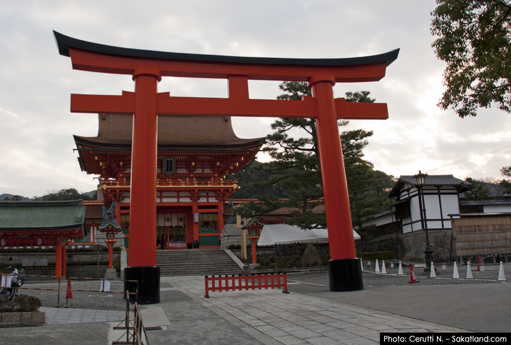 Fushimi_Tori2.jpg