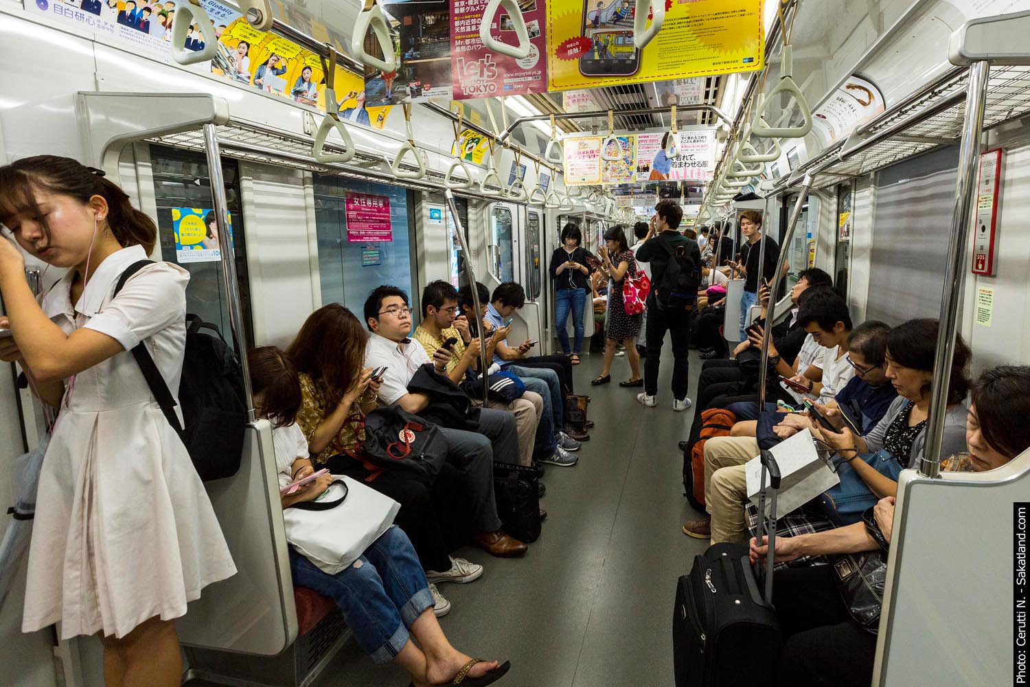 Shinjuku_Subway1.jpg